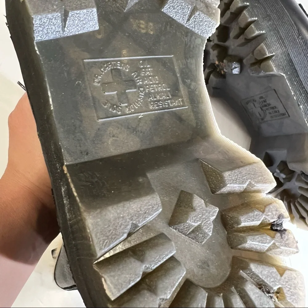 Dr. Marten Jadon Faux Fur Lined Leather Platform Boot  Sz 5 - Picture 12 of 13